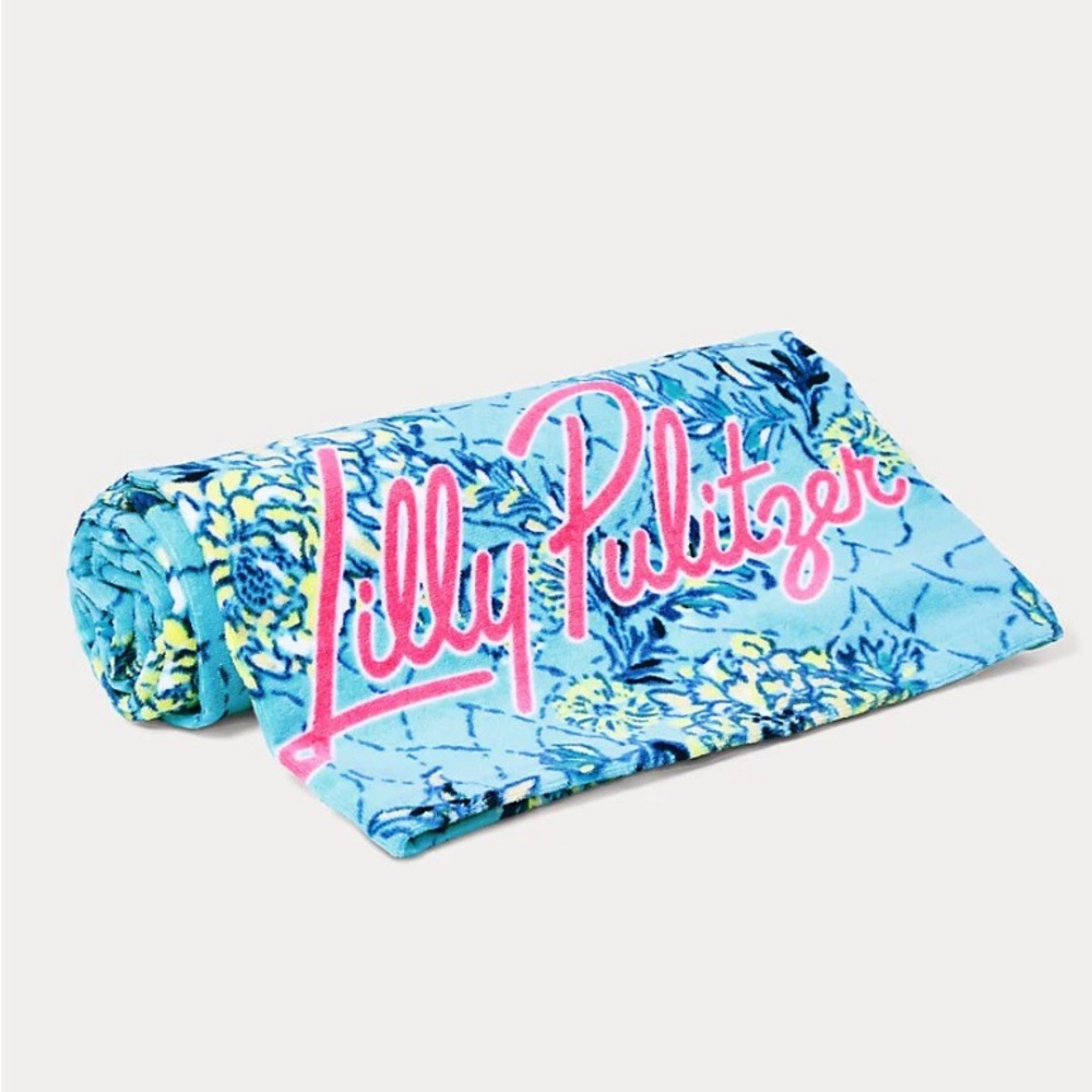 Lilly Pulitzer velour terry towel Bellevue Blue Breakers
Beach nwt